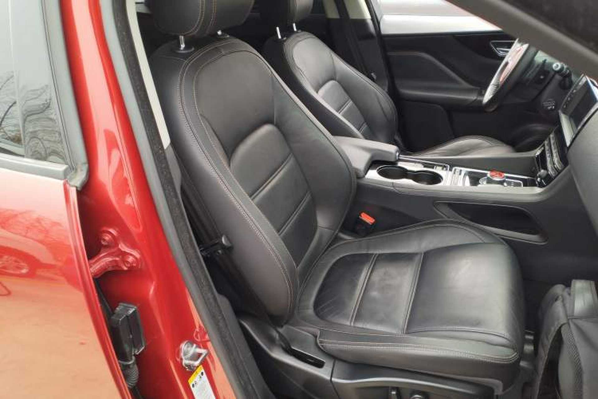 Used Jaguar F-PACE 2016 2.0T Two-Wheel Drive Urban Luxury Edition Right Front Seat