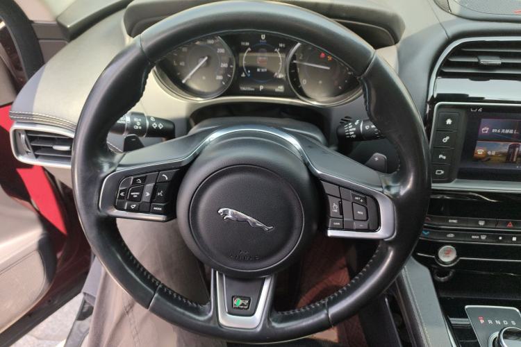 Used Jaguar F-PACE 2016 3.0 SC Four-Wheel Drive R-Sport Sport Edition Steering Wheel