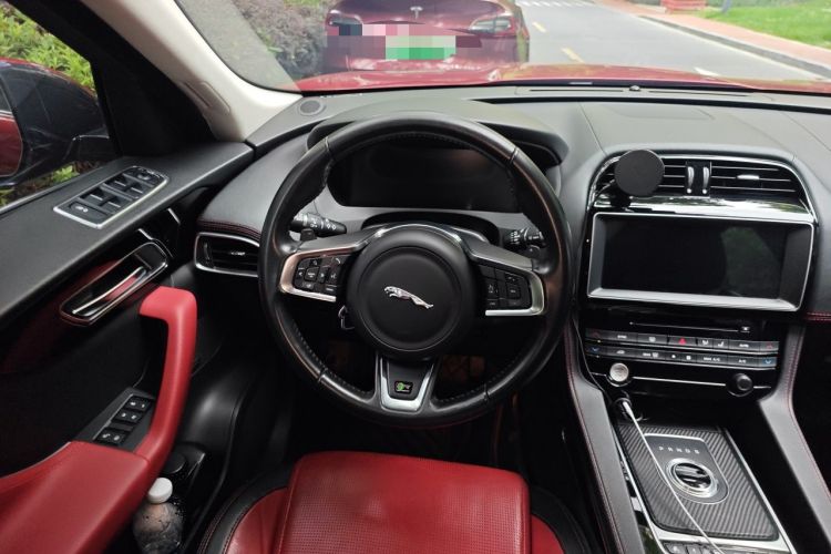 Used Jaguar F-PACE 2016 2.0T Two-Wheel-Drive R-Sport Sport Edition Steering Wheel