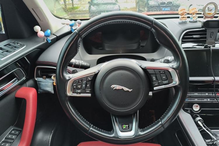 Used Jaguar F-PACE 2016 2.0T Two-Wheel-Drive R-Sport Sport Edition Steering Wheel