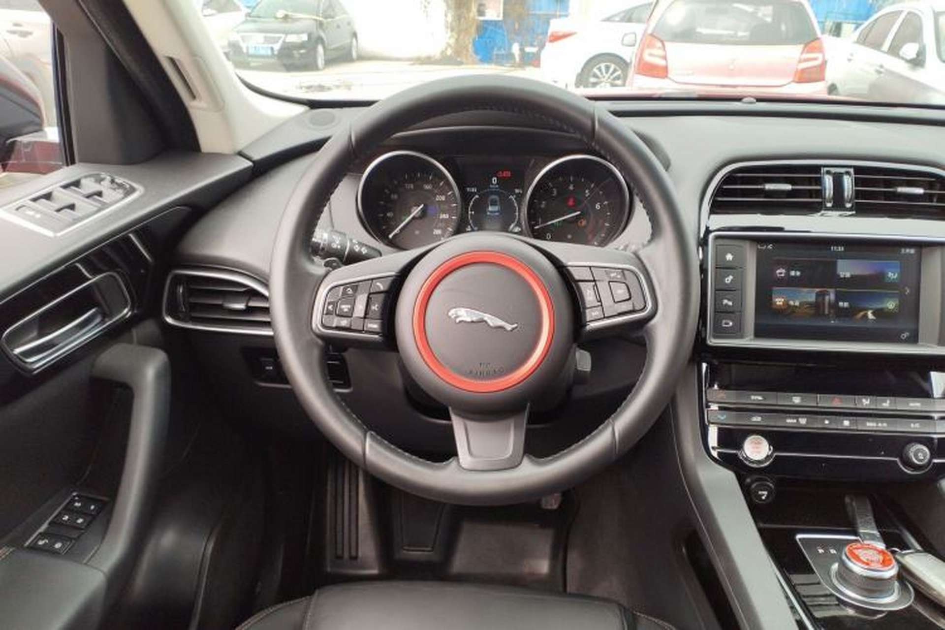 Used Jaguar F-PACE 2016 2.0T Two-Wheel Drive Urban Luxury Edition Steering Wheel