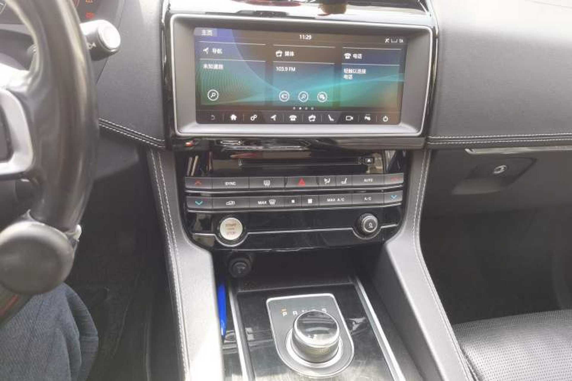 Used Jaguar F-PACE 2016 2.0T Two-Wheel Drive Urban Luxury Edition Audio And AC Panel