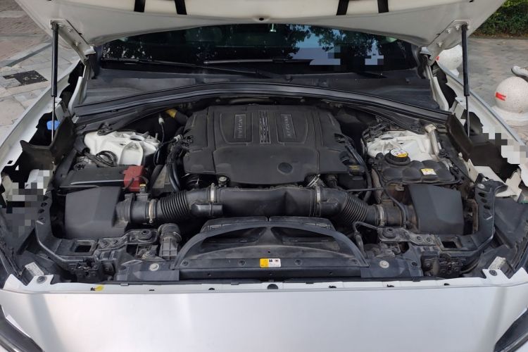 Used Jaguar F-PACE 2016 3.0 SC Four-Wheel Drive R-Sport Sport Edition Engine Bay