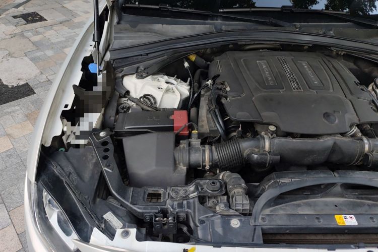 Used Jaguar F-PACE 2016 3.0 SC Four-Wheel Drive R-Sport Sport Edition Engine Bay Right