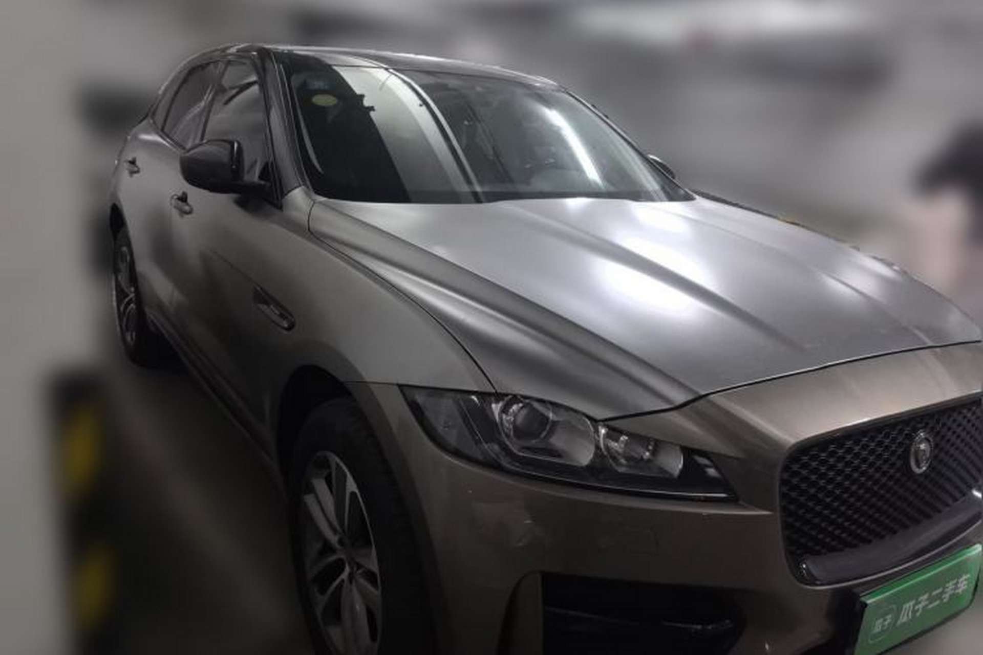 Used Jaguar F-PACE 2016 2.0T Two-Wheel-Drive R-Sport Sport Edition Front Right 45 Deg