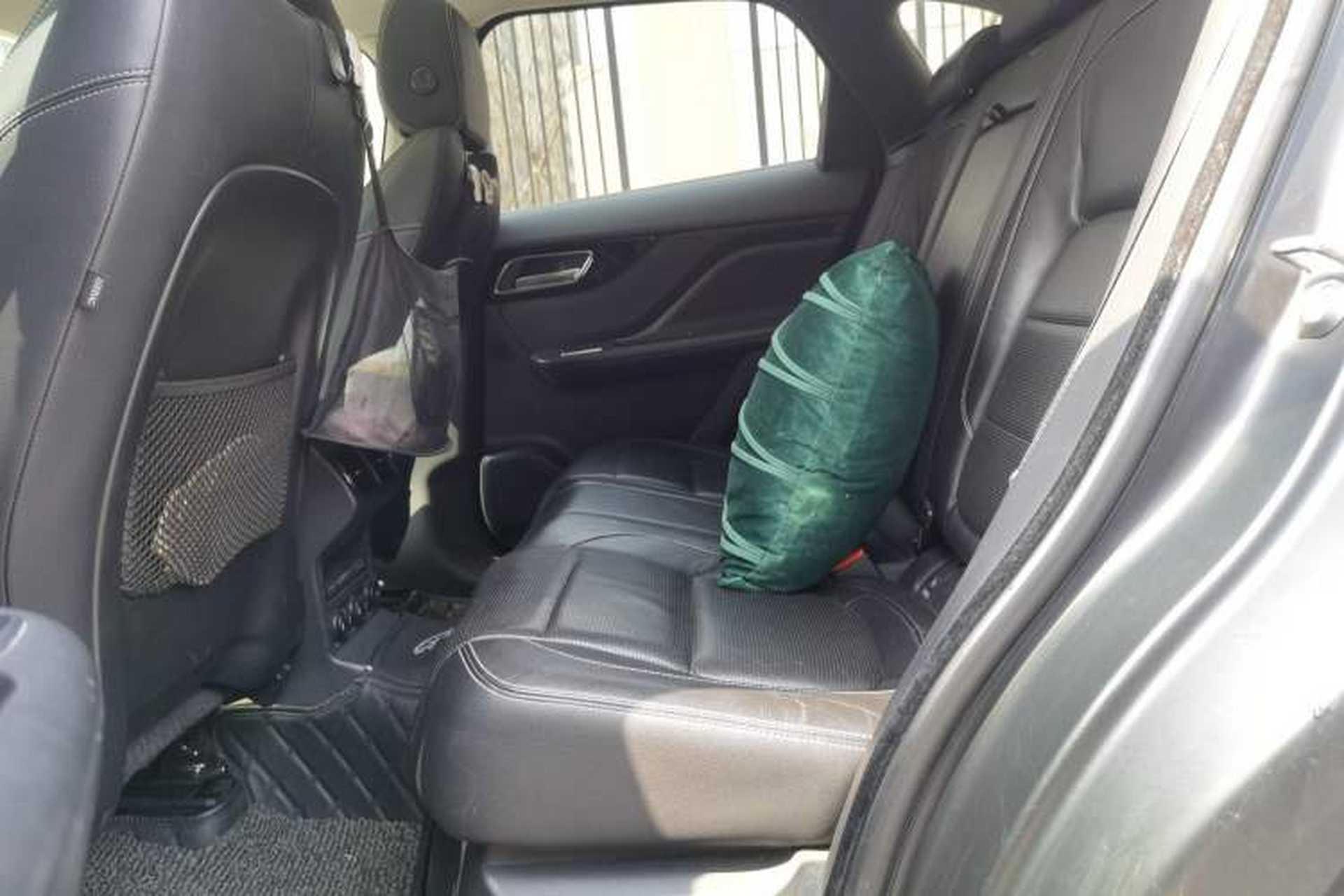 Used Jaguar F-PACE 2016 2.0T Two-Wheel Drive Urban Luxury Edition Left Rear Seat