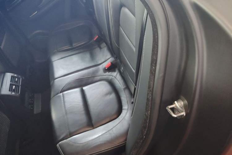 Used Jaguar F-PACE 2016 3.0 SC Four-Wheel Drive R-Sport Sport Edition Left Rear Seat