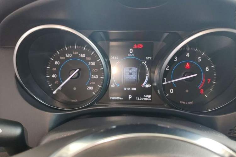 Used Jaguar F-PACE 2016 3.0 SC Four-Wheel Drive R-Sport Sport Edition Odometer Close Up