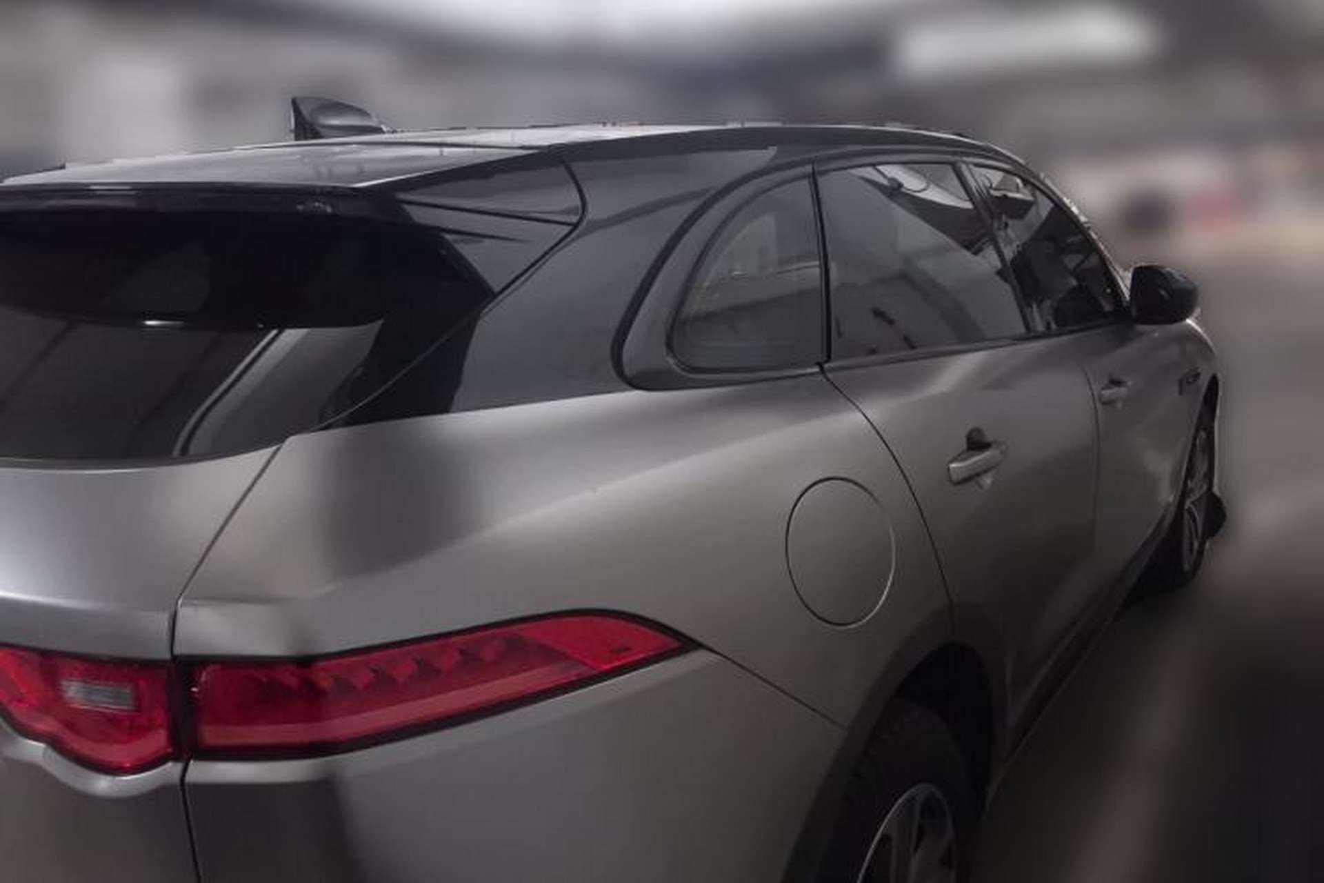 Used Jaguar F-PACE 2016 2.0T Two-Wheel-Drive R-Sport Sport Edition Rear Right 45 Deg