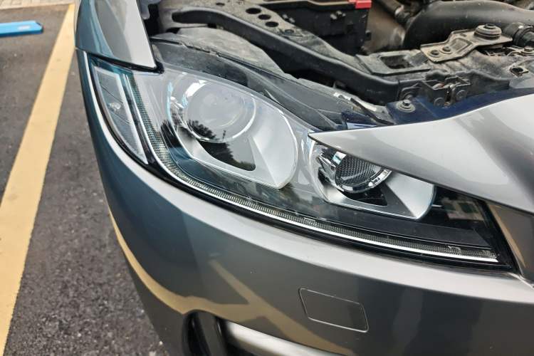 Used Jaguar F-PACE 2016 2.0T Two-Wheel-Drive R-Sport Sport Edition Right Front Headlight