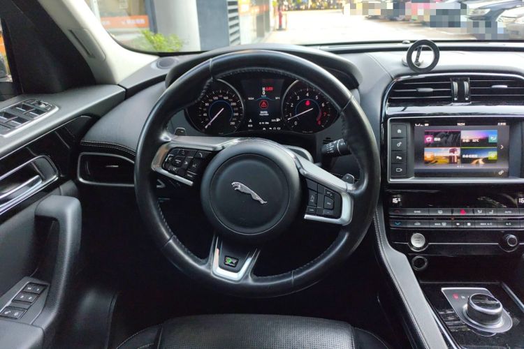Used Jaguar F-PACE 2016 3.0 SC Four-Wheel Drive R-Sport Sport Edition Steering Wheel