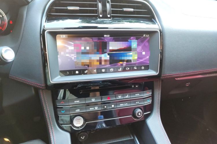 Used Jaguar F-PACE 2016 2.0T Two-Wheel-Drive R-Sport Sport Edition Audio And AC Panel