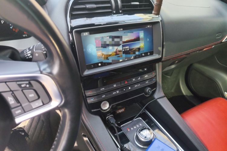 Used Jaguar F-PACE 2016 2.0T Two-Wheel-Drive R-Sport Sport Edition Audio And AC Panel