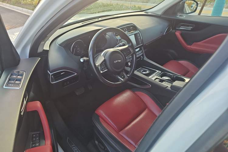 Used Jaguar F-PACE 2016 3.0 SC Four-Wheel Drive R-Sport Sport Edition Driver Seat