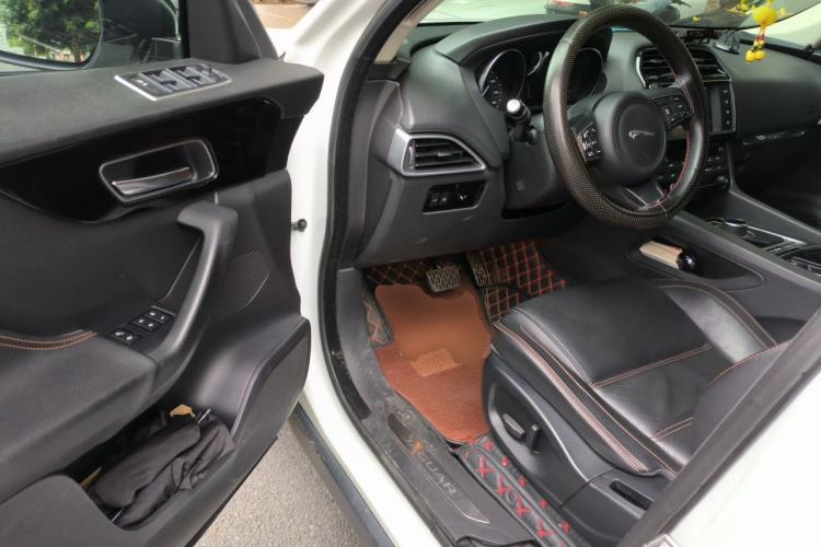 Used Jaguar F-PACE 2016 2.0T Two-Wheel Drive Urban Luxury Edition Driver Seat