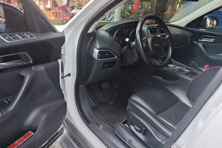 Used Jaguar F-PACE 2016 2.0T Two-Wheel Drive Urban Luxury Edition Driver Seat