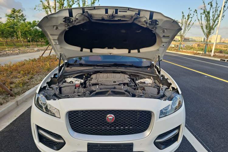 Used Jaguar F-PACE 2016 3.0 SC Four-Wheel Drive R-Sport Sport Edition Engine Bay