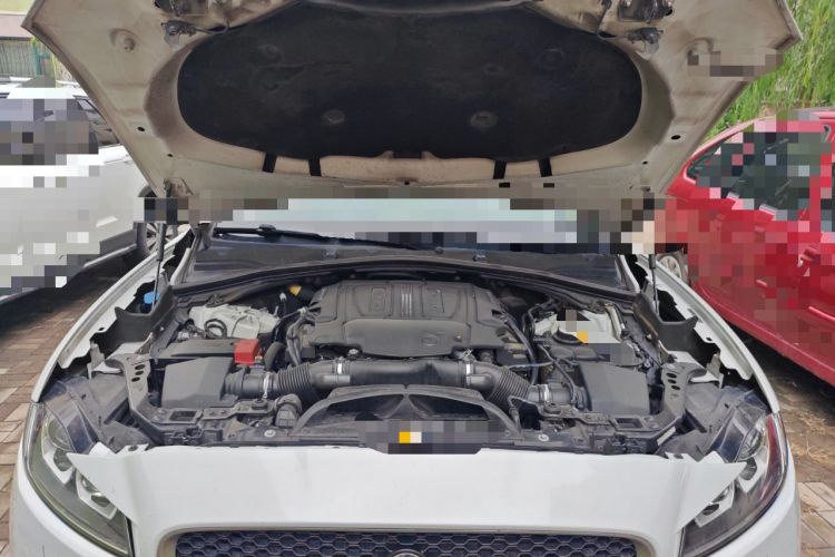 Used Jaguar F-PACE 2016 3.0 SC Four-Wheel Drive R-Sport Sport Edition Engine Bay