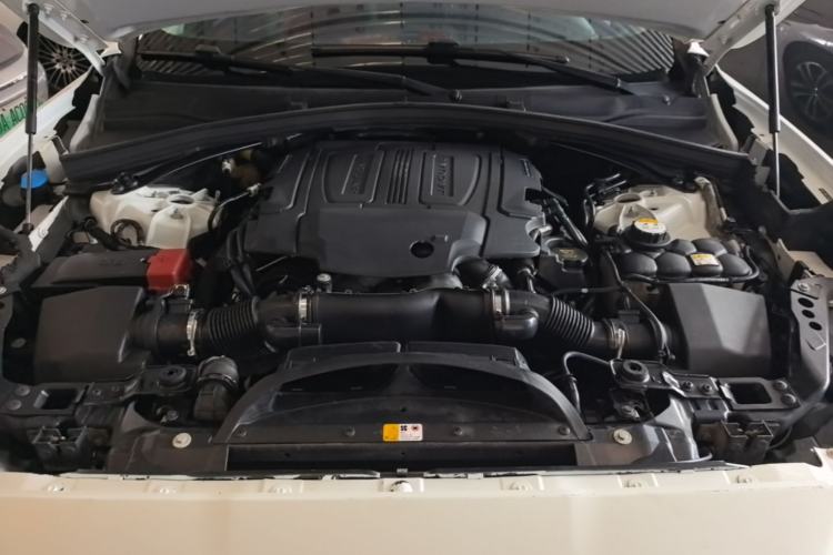 Used Jaguar F-PACE 2016 3.0 SC Four-Wheel Drive R-Sport Sport Edition Engine Bay