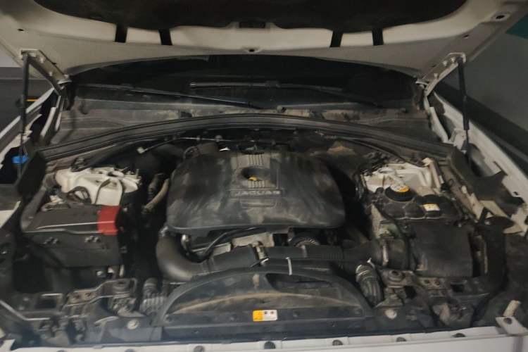 Used Jaguar F-PACE 2016 2.0T Two-Wheel Drive Urban Luxury Edition Engine Bay