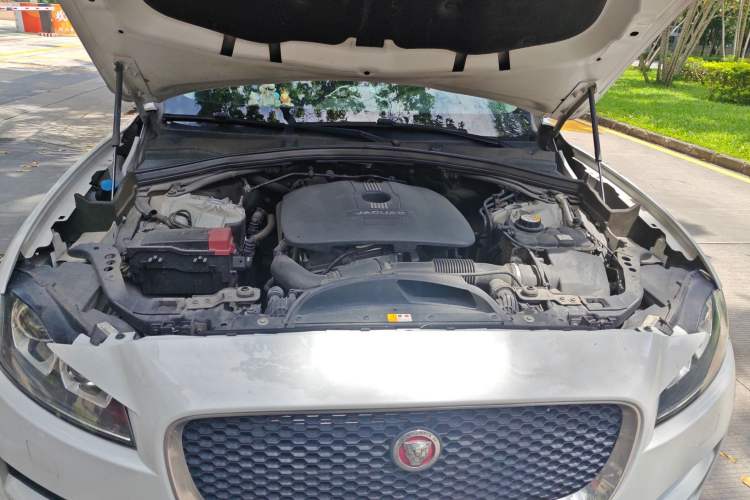 Used Jaguar F-PACE 2016 2.0T Two-Wheel Drive Urban Luxury Edition Engine Bay