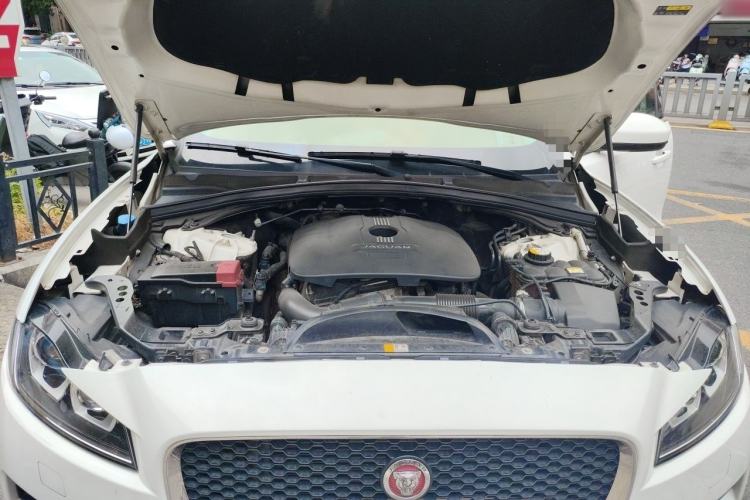 Used Jaguar F-PACE 2016 2.0T Two-Wheel Drive Urban Luxury Edition Engine Bay