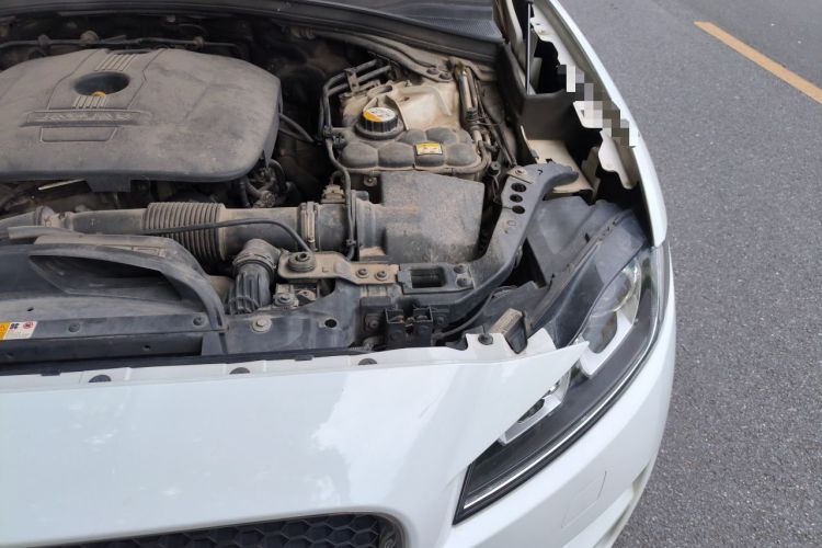 Used Jaguar F-PACE 2016 2.0T Two-Wheel Drive Urban Luxury Edition Engine Bay Left