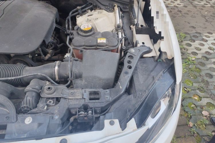 Used Jaguar F-PACE 2016 2.0T Two-Wheel Drive Urban Luxury Edition Engine Bay Left