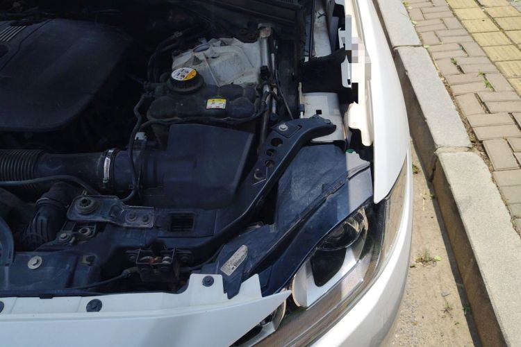 Used Jaguar F-PACE 2016 2.0T Two-Wheel Drive Urban Luxury Edition Engine Bay Left