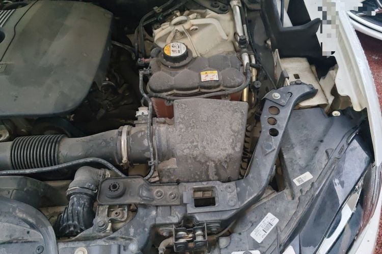 Used Jaguar F-PACE 2016 2.0T Two-Wheel Drive Urban Luxury Edition Engine Bay Left