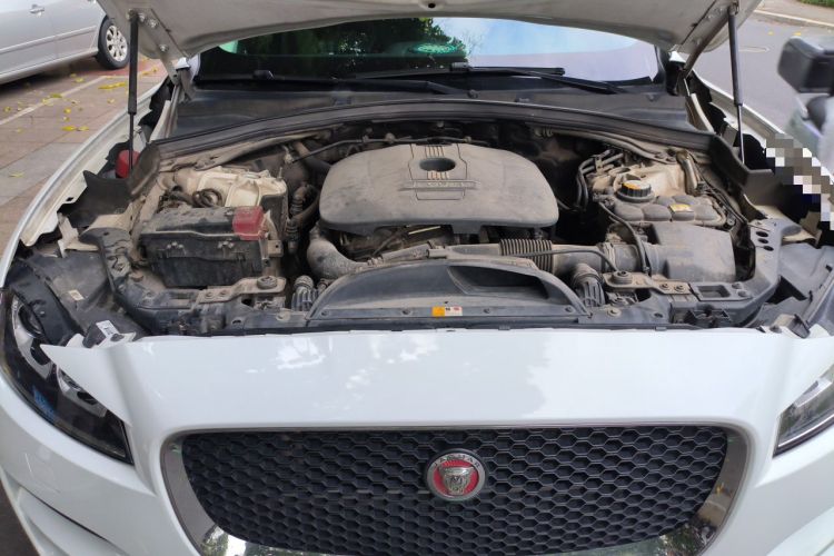 Used Jaguar F-PACE 2016 2.0T Two-Wheel Drive Urban Luxury Edition Engine Bay