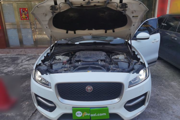 Used Jaguar F-PACE 2016 3.0 SC Four-Wheel Drive R-Sport Sport Edition Engine Bay