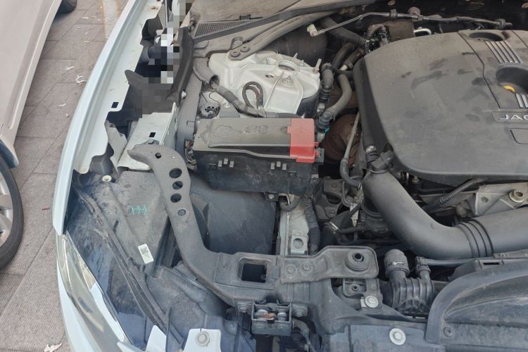 Used Jaguar F-PACE 2016 2.0T Two-Wheel Drive Urban Luxury Edition Engine Bay Right