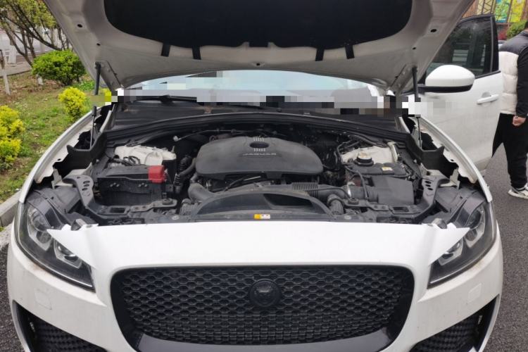 Used Jaguar F-PACE 2016 2.0T Two-Wheel Drive Urban Luxury Edition Engine Bay