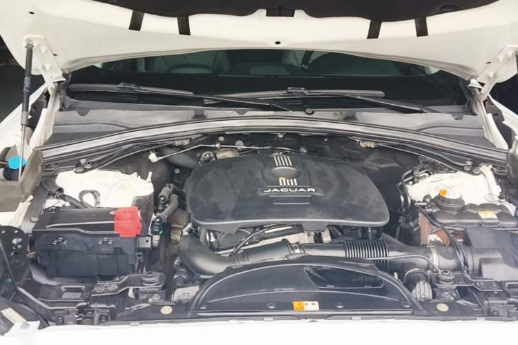 Used Jaguar F-PACE 2016 2.0T Two-Wheel Drive Urban Luxury Edition Engine Bay