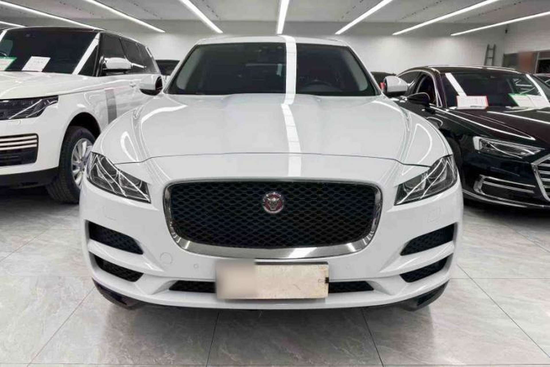 Used Jaguar F-PACE 2016 2.0T Two-Wheel Drive Urban Luxury Edition Exterior 1