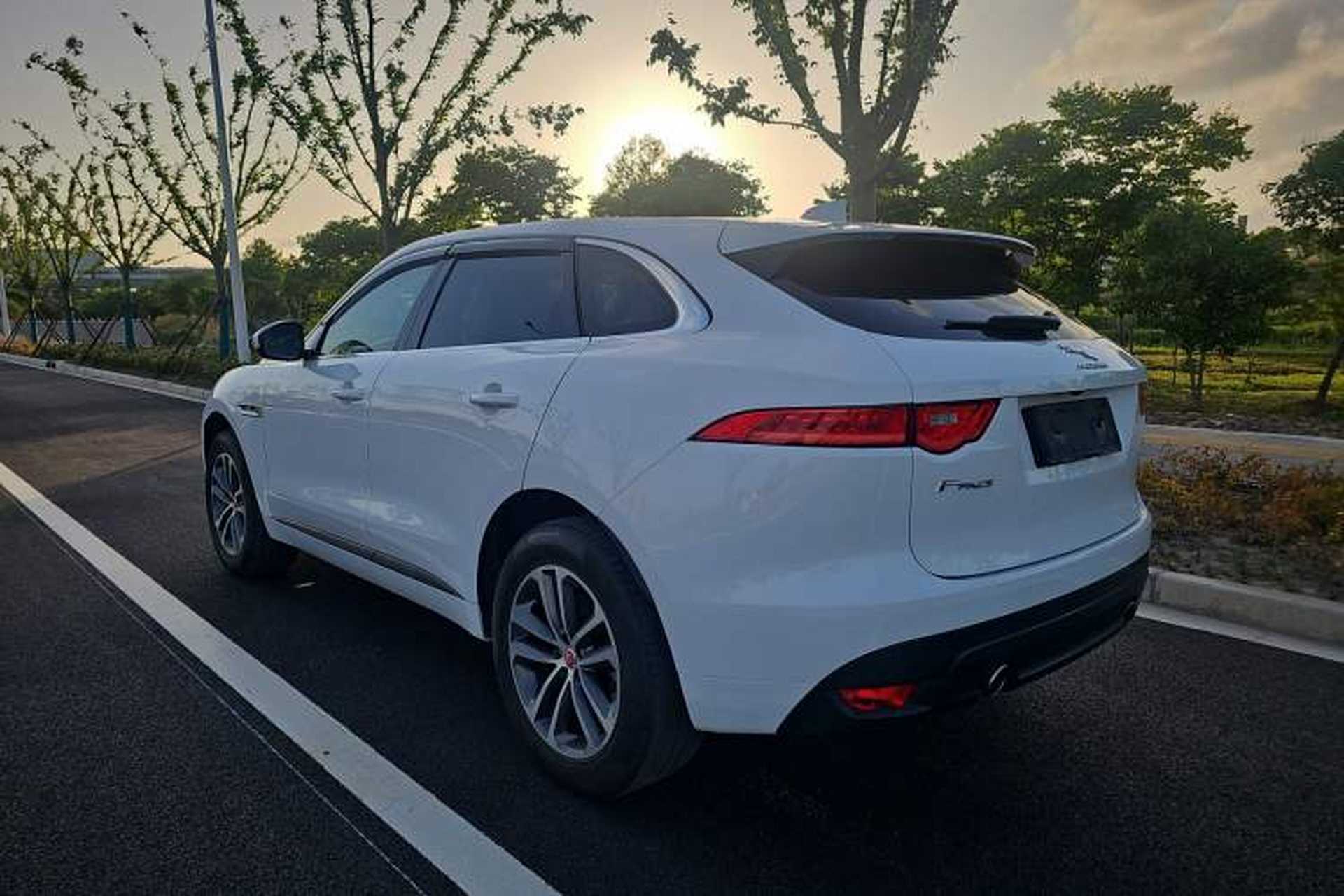 Used Jaguar F-PACE 2016 3.0 SC Four-Wheel Drive R-Sport Sport Edition Exterior 2