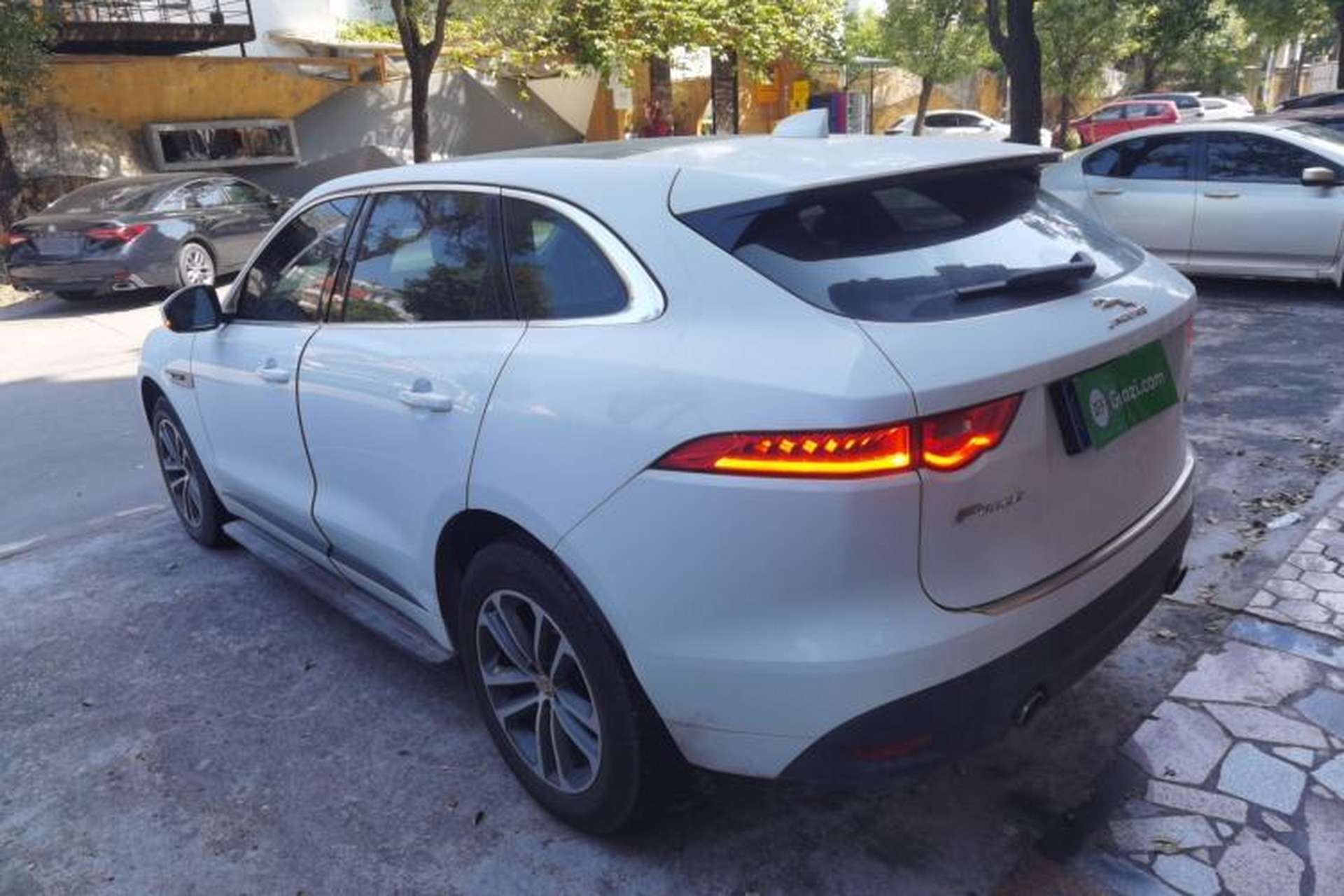 Used Jaguar F-PACE 2016 3.0 SC Four-Wheel Drive R-Sport Sport Edition Exterior 2