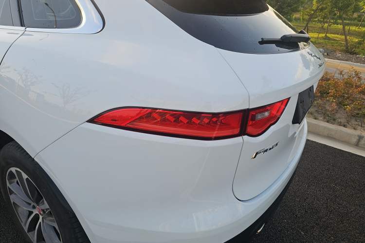 Used Jaguar F-PACE 2016 3.0 SC Four-Wheel Drive R-Sport Sport Edition Exterior 3