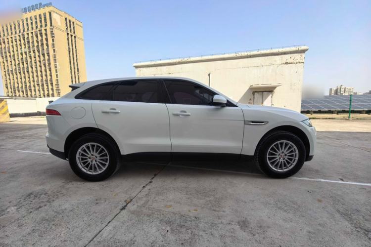 Used Jaguar F-PACE 2016 2.0T Two-Wheel Drive Urban Luxury Edition Exterior 3