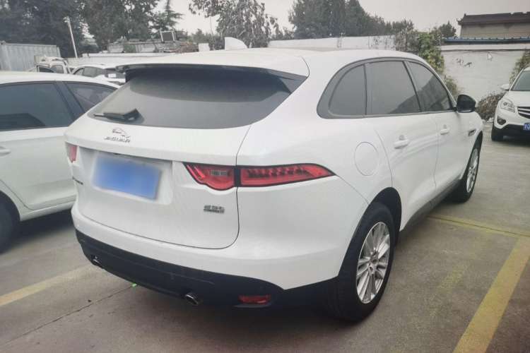 Used Jaguar F-PACE 2016 2.0T Two-Wheel Drive Urban Luxury Edition Exterior 3
