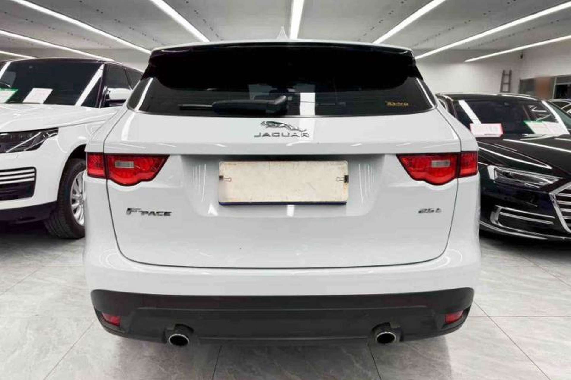 Used Jaguar F-PACE 2016 2.0T Two-Wheel Drive Urban Luxury Edition Exterior 4