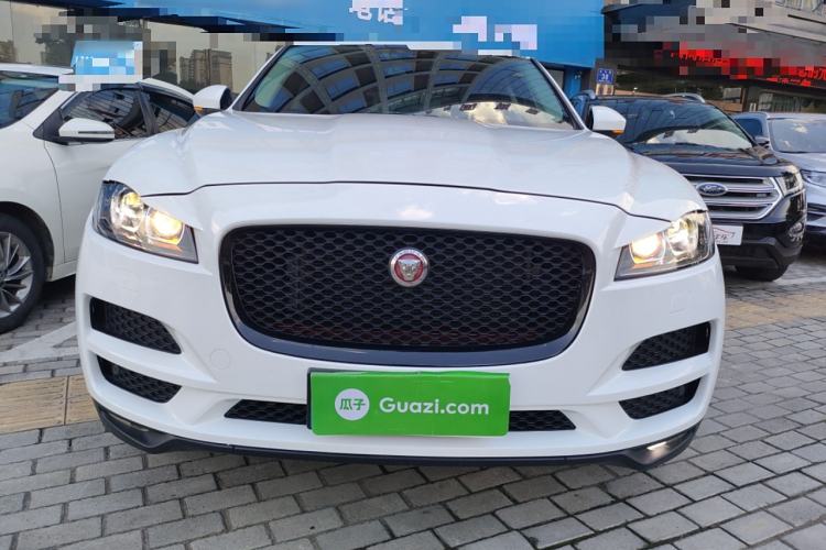 Used Jaguar F-PACE 2016 2.0T Two-Wheel Drive Urban Luxury Edition Front