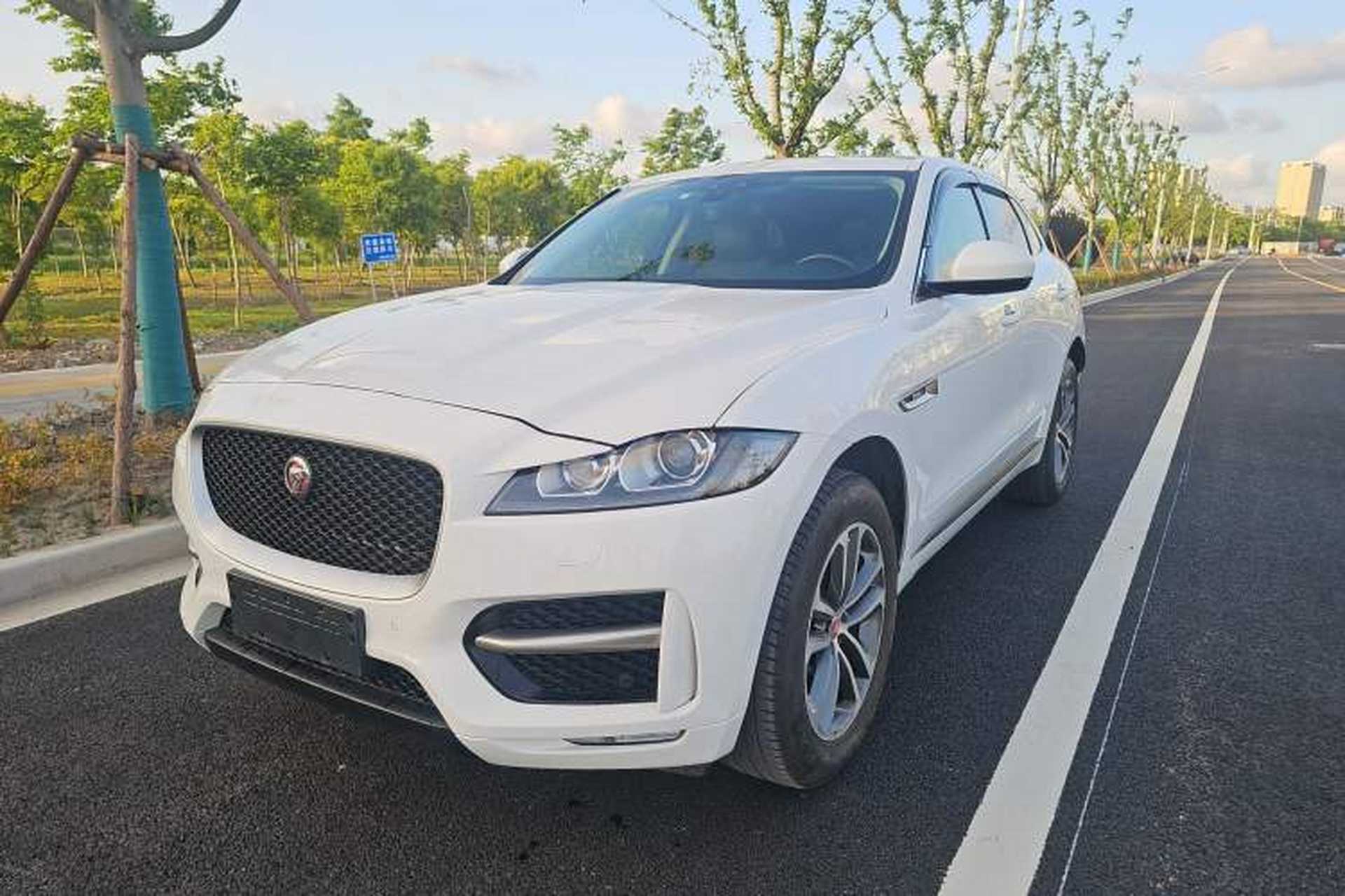 Used Jaguar F-PACE 2016 3.0 SC Four-Wheel Drive R-Sport Sport Edition Front Left 45 Deg