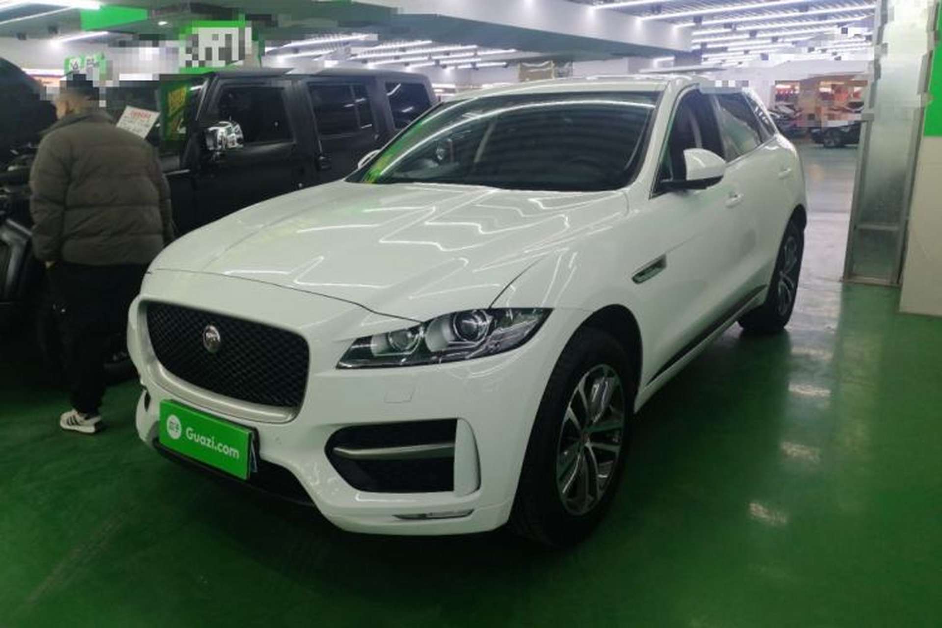 Used Jaguar F-PACE 2016 2.0T Two-Wheel-Drive R-Sport Sport Edition Front Left 45 Deg