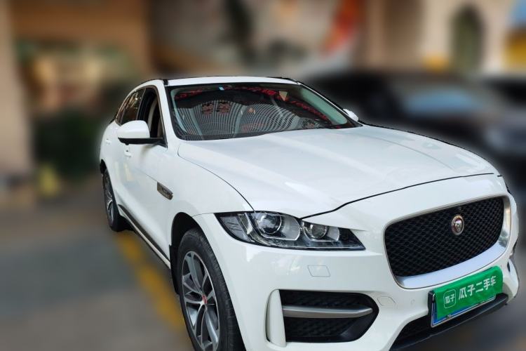 Used Jaguar F-PACE 2016 2.0T Two-Wheel-Drive R-Sport Sport Edition Front Right 45 Deg