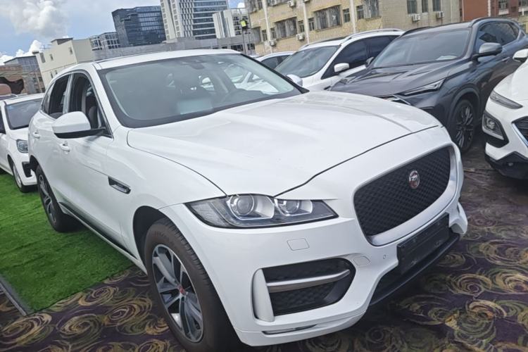 Used Jaguar F-PACE 2016 2.0T Two-Wheel-Drive R-Sport Sport Edition Front Right 45 Deg