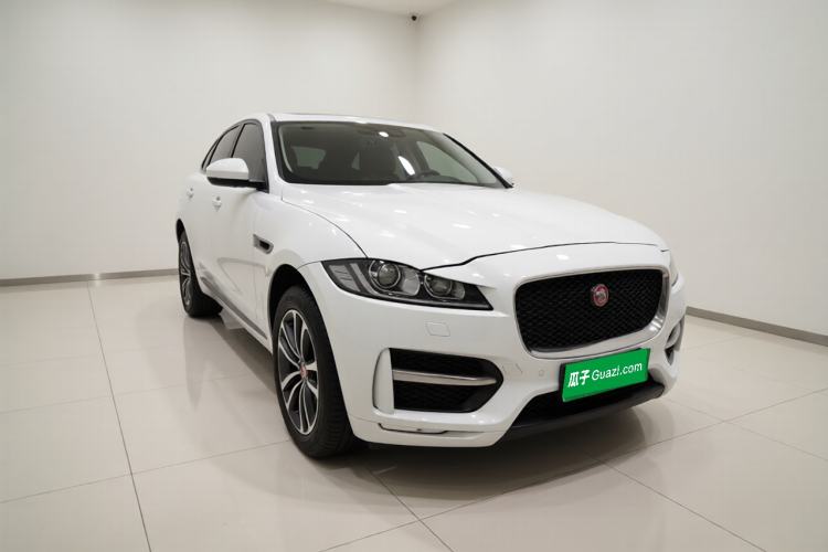 Used Jaguar F-PACE 2016 2.0T Two-Wheel Drive Urban Luxury Edition Front Right 45 Deg