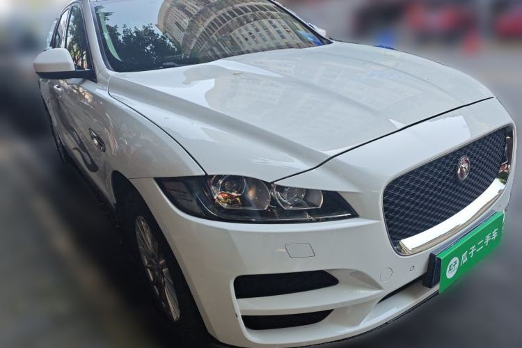 Used Jaguar F-PACE 2016 2.0T Two-Wheel Drive Urban Luxury Edition Front Right 45 Deg