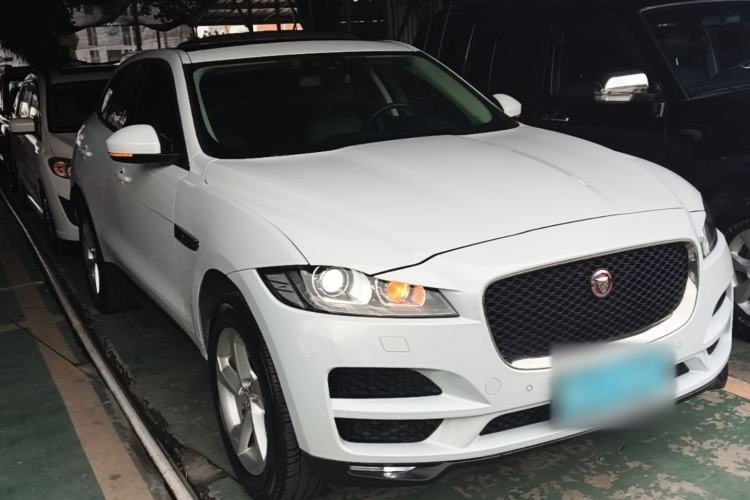 Used Jaguar F-PACE 2016 2.0T Two-Wheel Drive Urban Luxury Edition Front Right 45 Deg